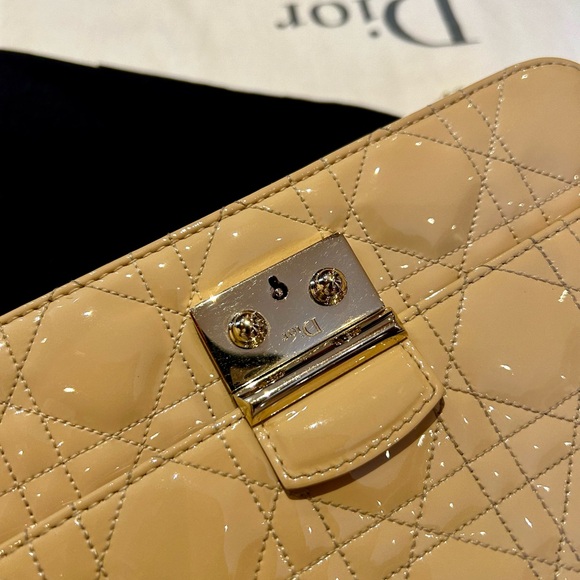 CHRISTIAN DIOR
Small Cannage Miss Dior Bag in Excellent Gently Used Condition. - Picture 3 of 15